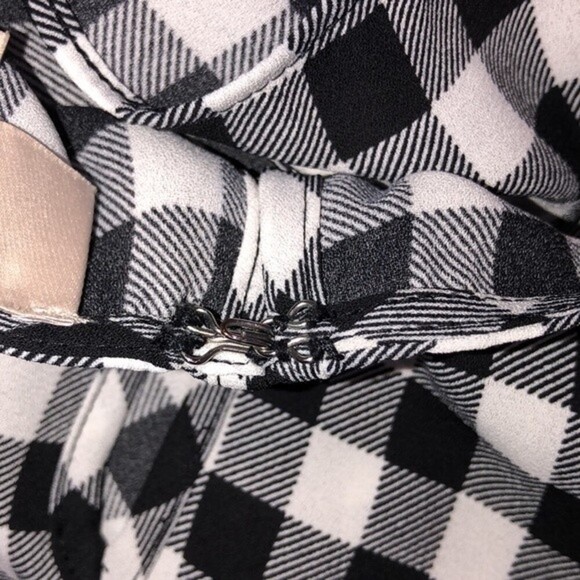 LOFT size small black checkered ruffle top - Picture 4 of 5